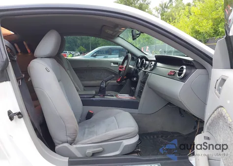 2008 Ford Mustang V6 Deluxe/V6 Premium from USA, damaged, VIN 1ZVHT80N585158740